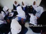 siswa-sekolah-menegah-kejuruan-negeri-smkn-3-depok-mengulang-_190325135023-266.jpg