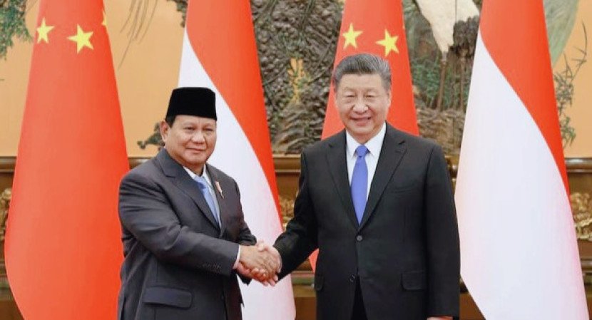 Presiden Prabowo Subianto (kiri) melakukan pertemuan bilateral dengan Presiden China Xi Jinping. Foto: Reuters