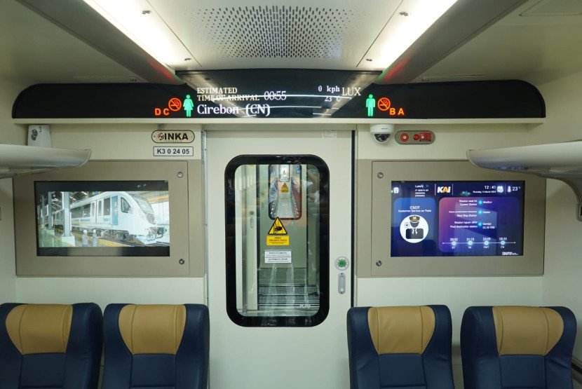 Pada kereta Ekonomi Stainless Steel New Generation pintu masuk kereta dan pintu penghubung antarkereta sudah menggunakan pintu elektrik otomatis. (Foto: Dok. Humas KAI)
