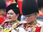 raja-bhumibol-adulyadej-dan-istrinya-ratu-sirikit-_130609122823-652.jpg